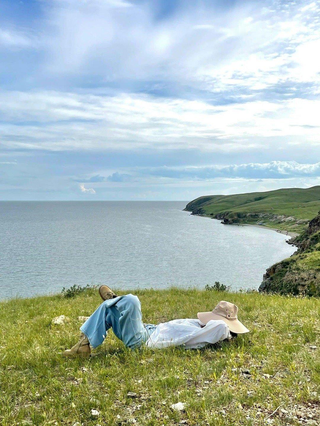 任何你突然放弃的事物，一定是积累了太多太久的无力和失望，你发现自己坚持得好不快乐