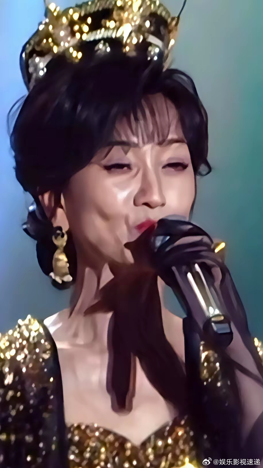 72岁的赵雅芝和62岁的叶童巡回演唱会，看来精修图和生图区别还是挺大的。​别说女