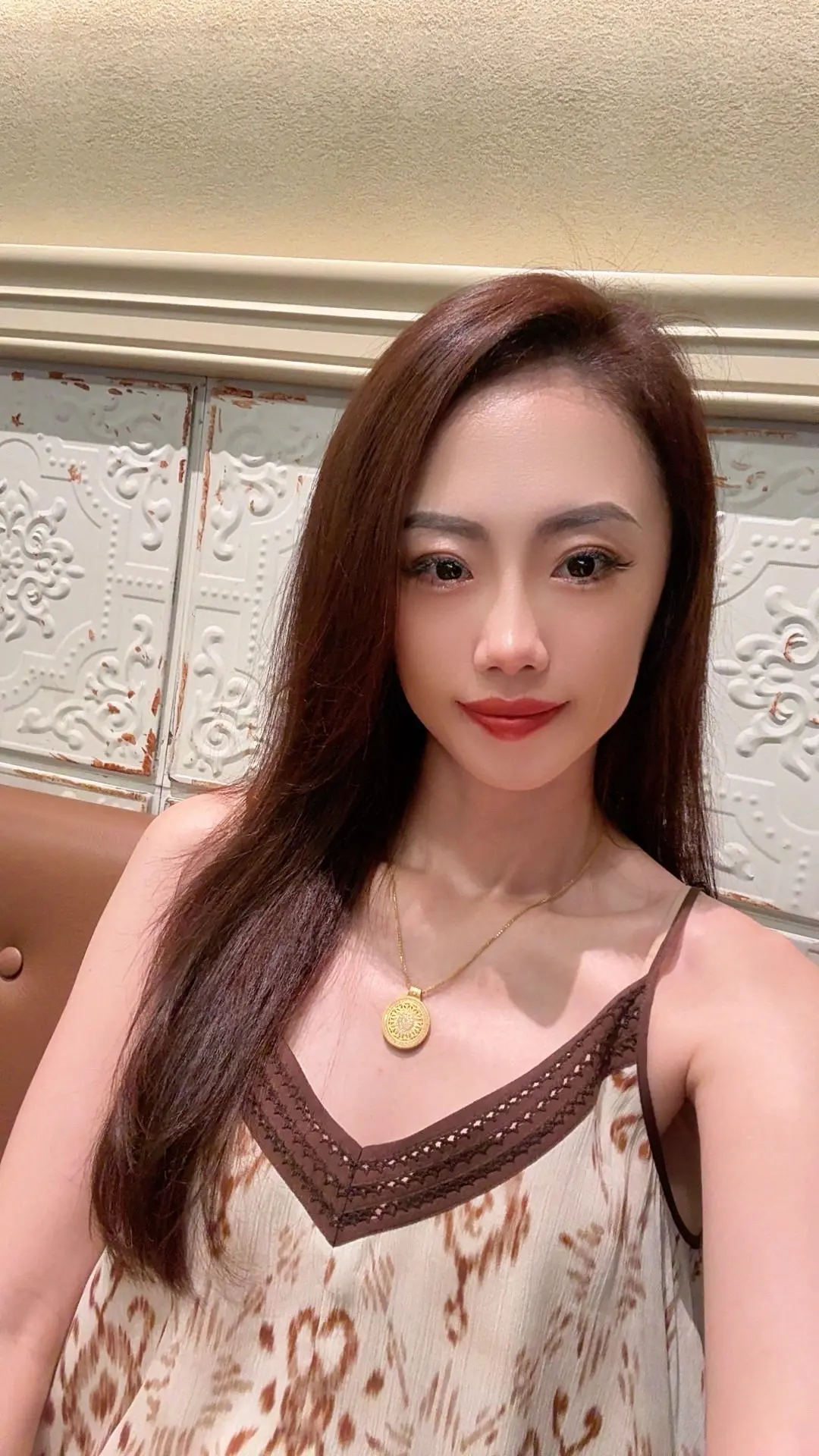 ✈️早班，凌晨三点的闹铃⏰。    日子不必太复杂，生活不必太奢华，身...