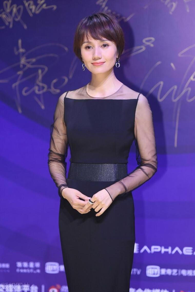 荆州籍演员袁泉以专业实力获选第二届金熊猫奖电影单元评委！她将与陈凯歌、黄建新等2
