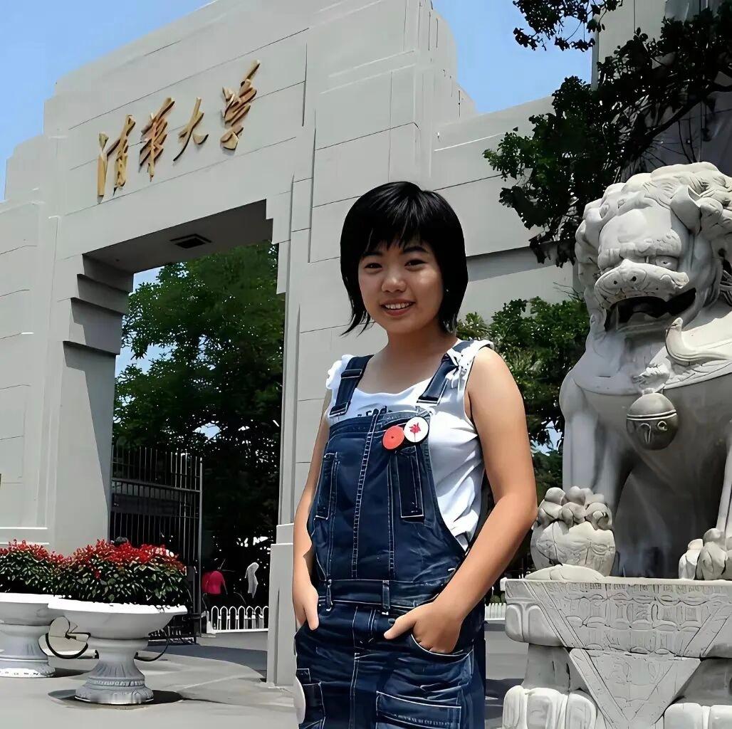 当年那个7岁写作、9岁出书、被捧上神坛的“天才少女”，如今硕士论文因学术不端被撤