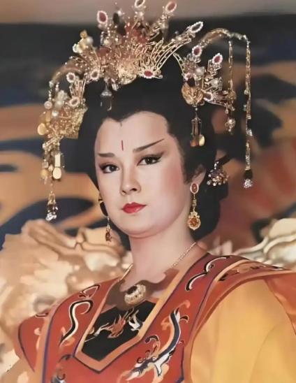 武则天登基称帝后回乡祭祖，发现自己的乳母长期遭到当地官员多番刁难，她当时并没有表