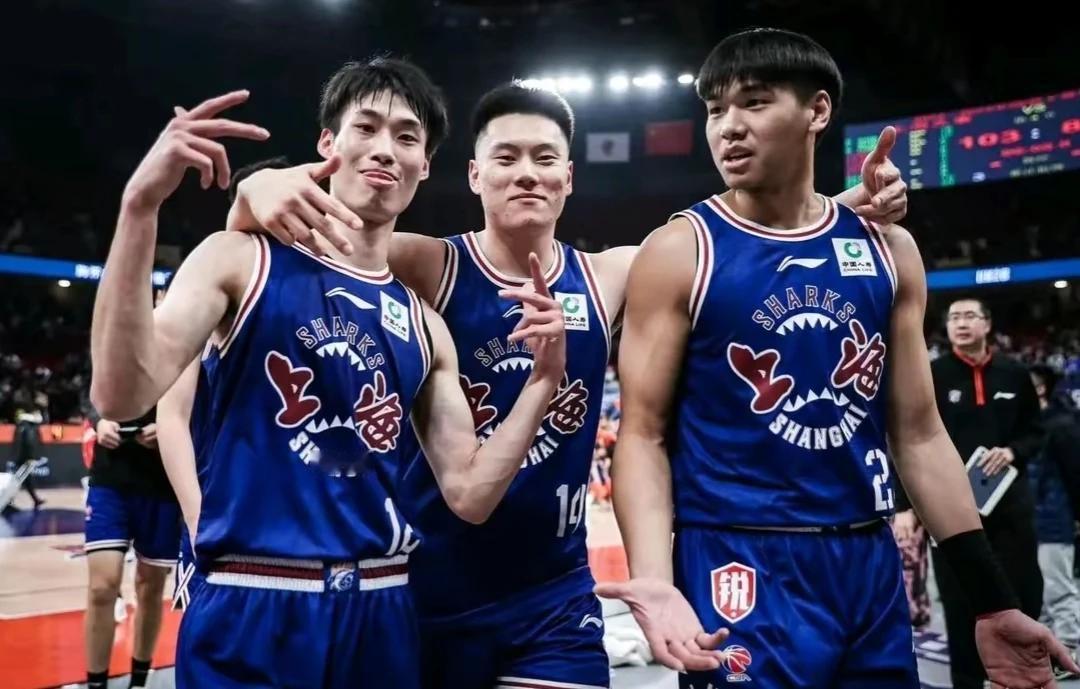 笑死了！6分钟浙江稠州20-0！我居然发现不可思议的3个事实：
1.上海队王哲林