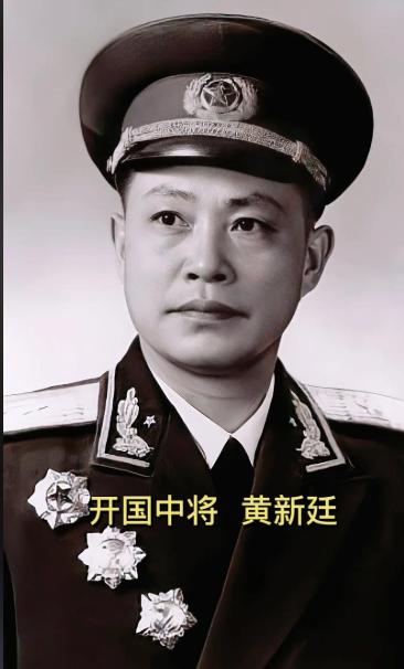 1960年，贺炳炎病逝，成都军区司令员一职上出现空缺，总政提议让李天佑接任，林彪