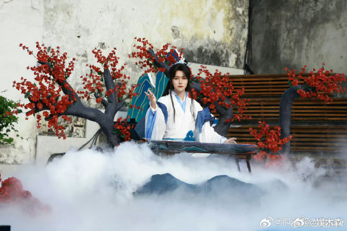 王敬轩庄周配音不难猜王敬轩为什么闭眼终于明白闭眼演绎的用意所在，闭上双眼放空思绪
