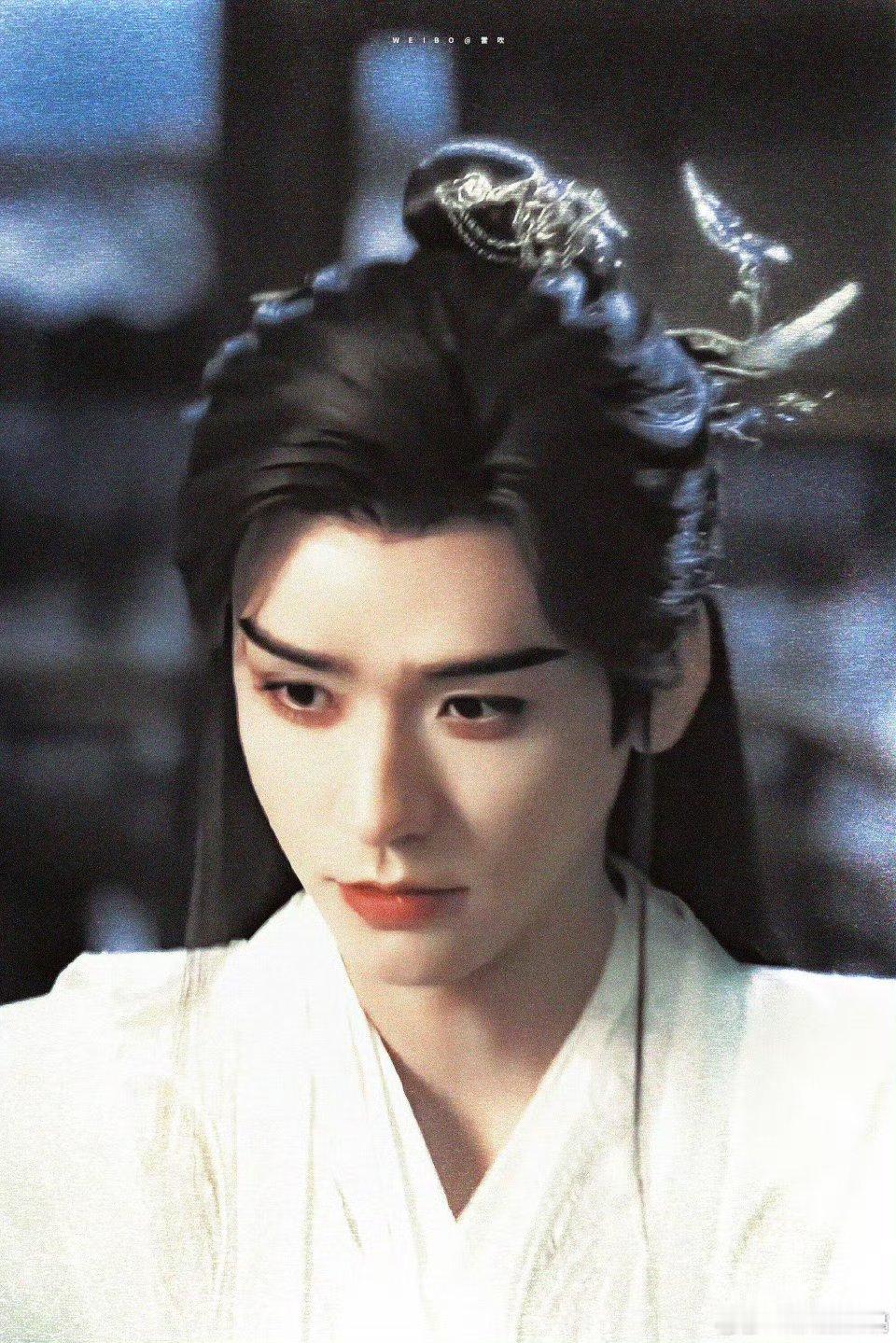 龚俊可古可今的一张脸龚俊真是可古可今的颜值标杆！现代装清爽帅气，古装英气逼人，怎