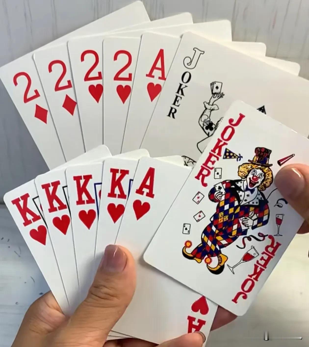 下面牌怎么出才不会输？
欢乐斗地主巧解残局。规则有连有带，最多3带1，也可以3不