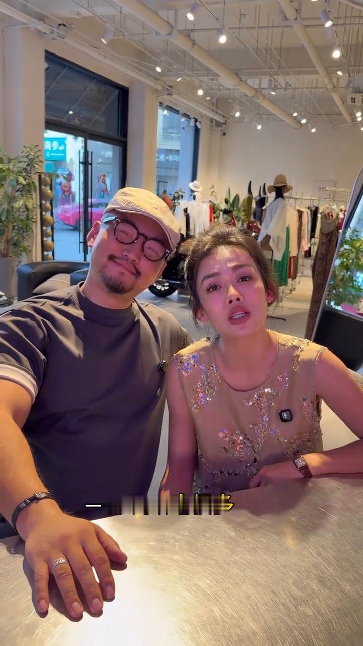一个人可以吃很多的苦，但两个人不行，他会觉得苦是对方带来的。