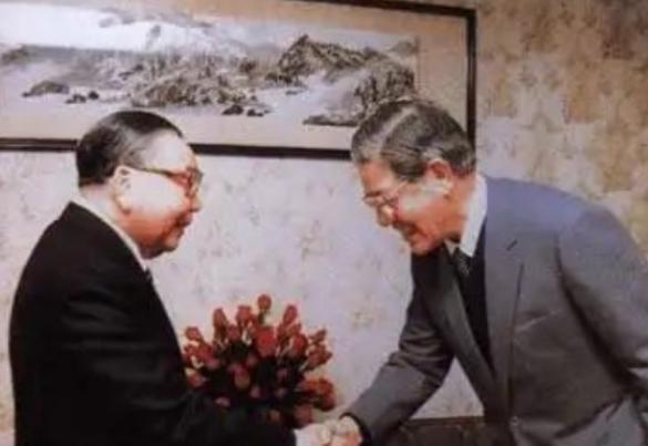 以蒋经国的实力和威望，完全是可以在1988年去世的时候，将台湾省交到他的儿子手中