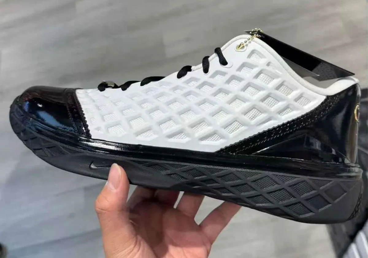 Nike Kobe 3 Low Protro “Mambacita” 来自GiG