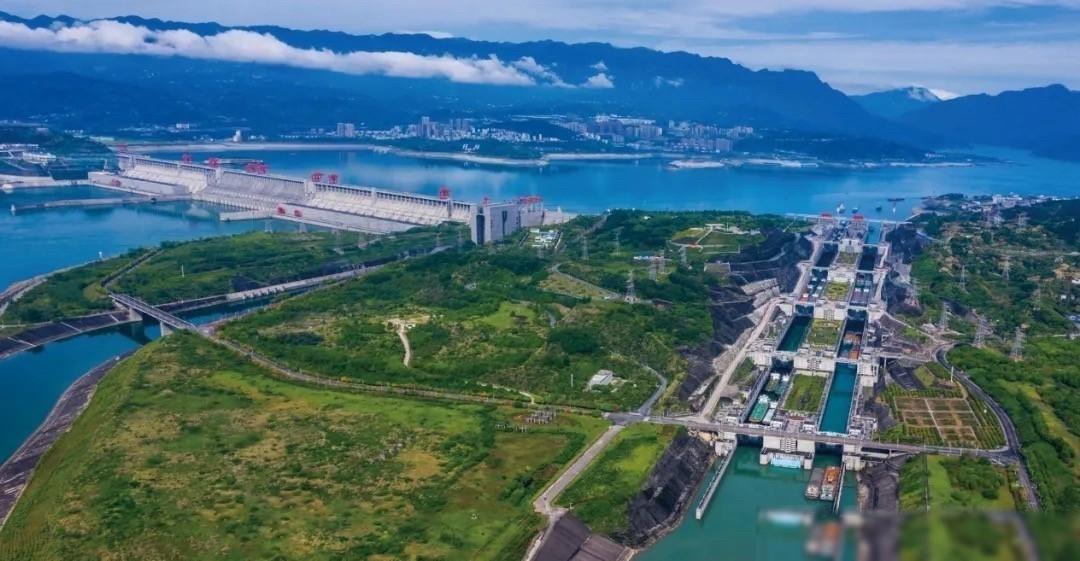 这两年，国内再次掀起大基建高潮，一大批重大项目上马，引发世界各国老百姓咋舌。最近