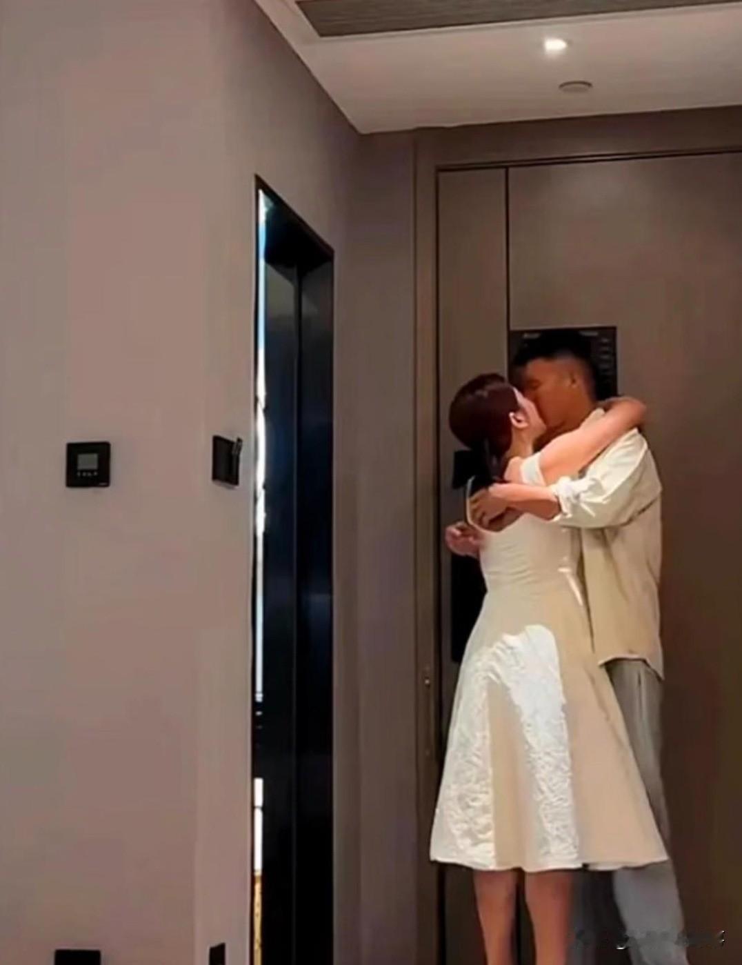 我媳妇和她男闺蜜关系特别好，那天她直接跟我说，要跟对方去露营两天一夜，连双人帐篷