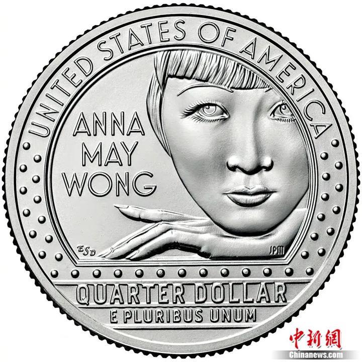 她是第一个出现在美国钱币上的中国人。2022年10月下旬，美国发行的一款25美分