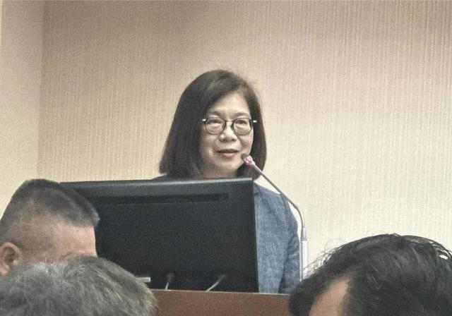 蔡英文以投身“台独”为由未婚，而台当局多名女性官员亦不婚或婚育并行，却共陷权欲与