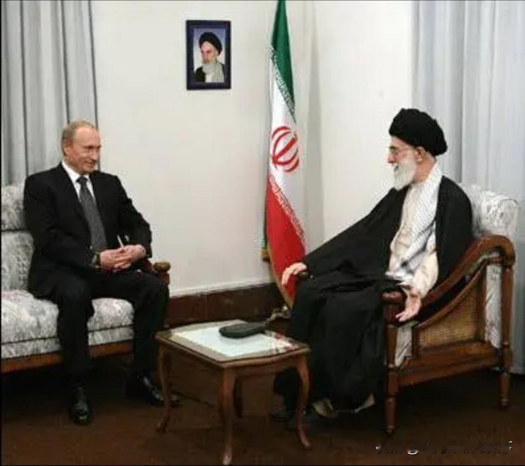 #俄“末日飞机”降落德黑兰说明什么#首先大家应该看懂，美帝打伊朗，必然是雷声大，