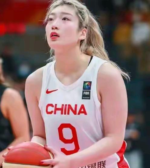 致李梦的一封信
李梦您好!	
一直以来都非常支持你，
赛场上你奋勇拼搏留下无数高