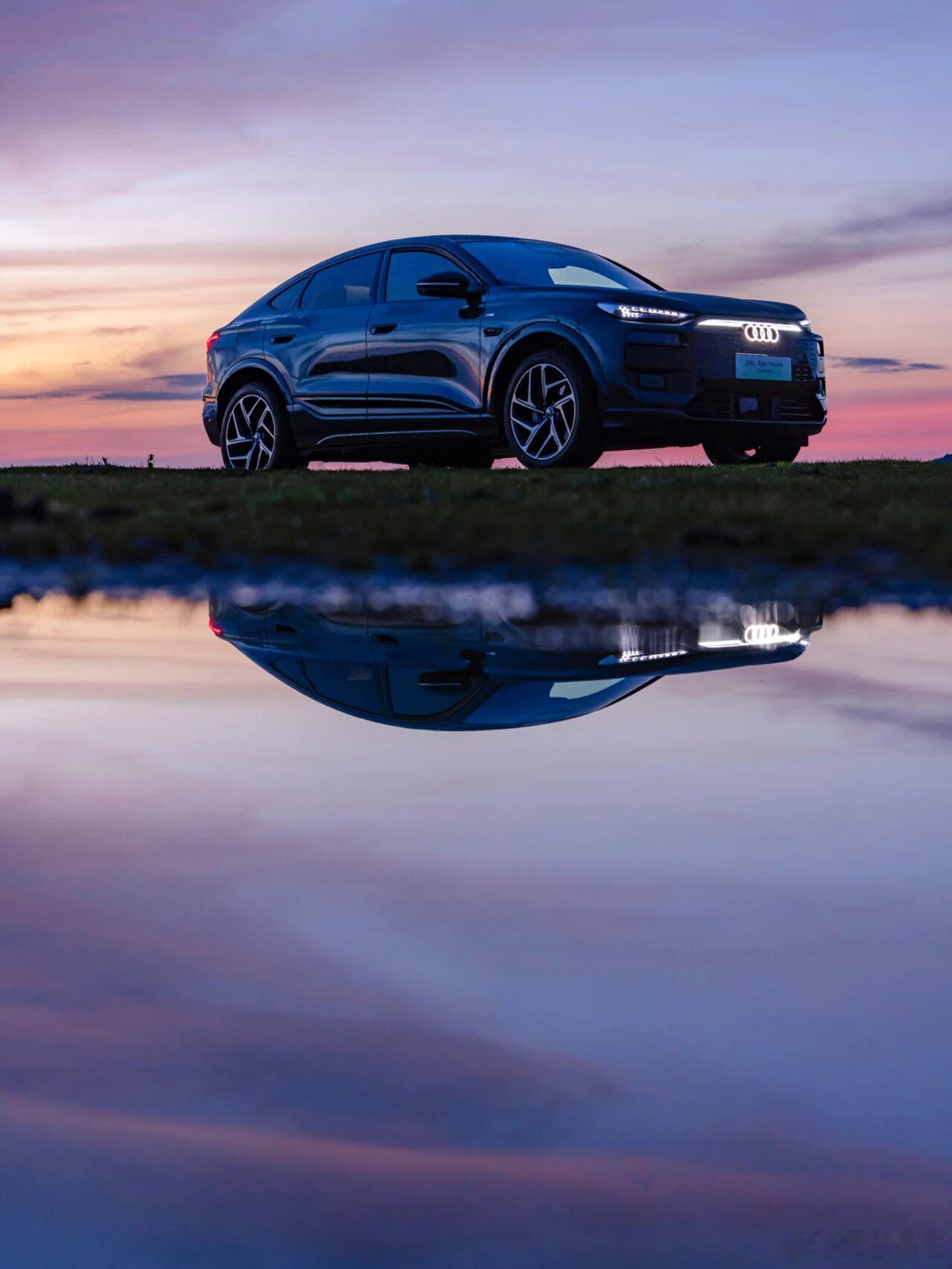 奥迪Q6L Sportback e-tron 以流畅溜背造型和发光logo彰显科