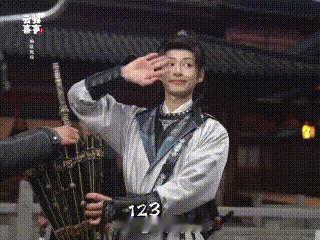 文俊辉撑伞这段都要盘烂了 反复循环N遍的名场面🈶！一把伞撑起满满氛围感，身姿温