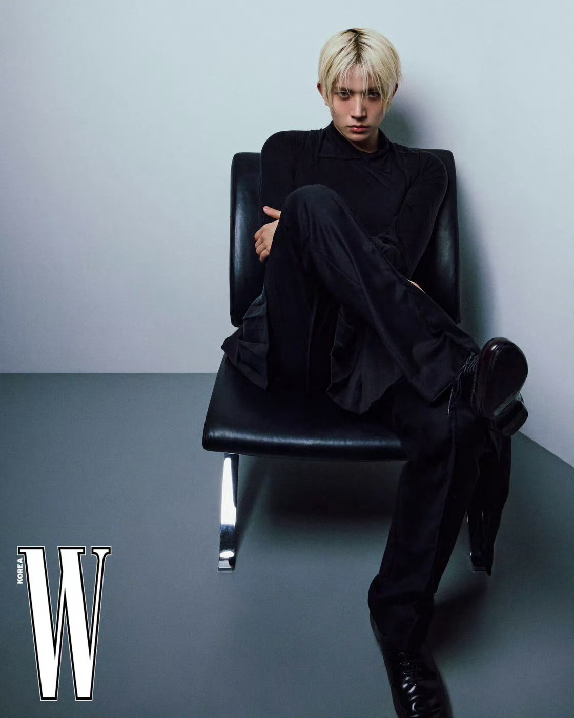 李羲承｜W KOREA July 2026.7月刊 摄影: Kim Hee Ju