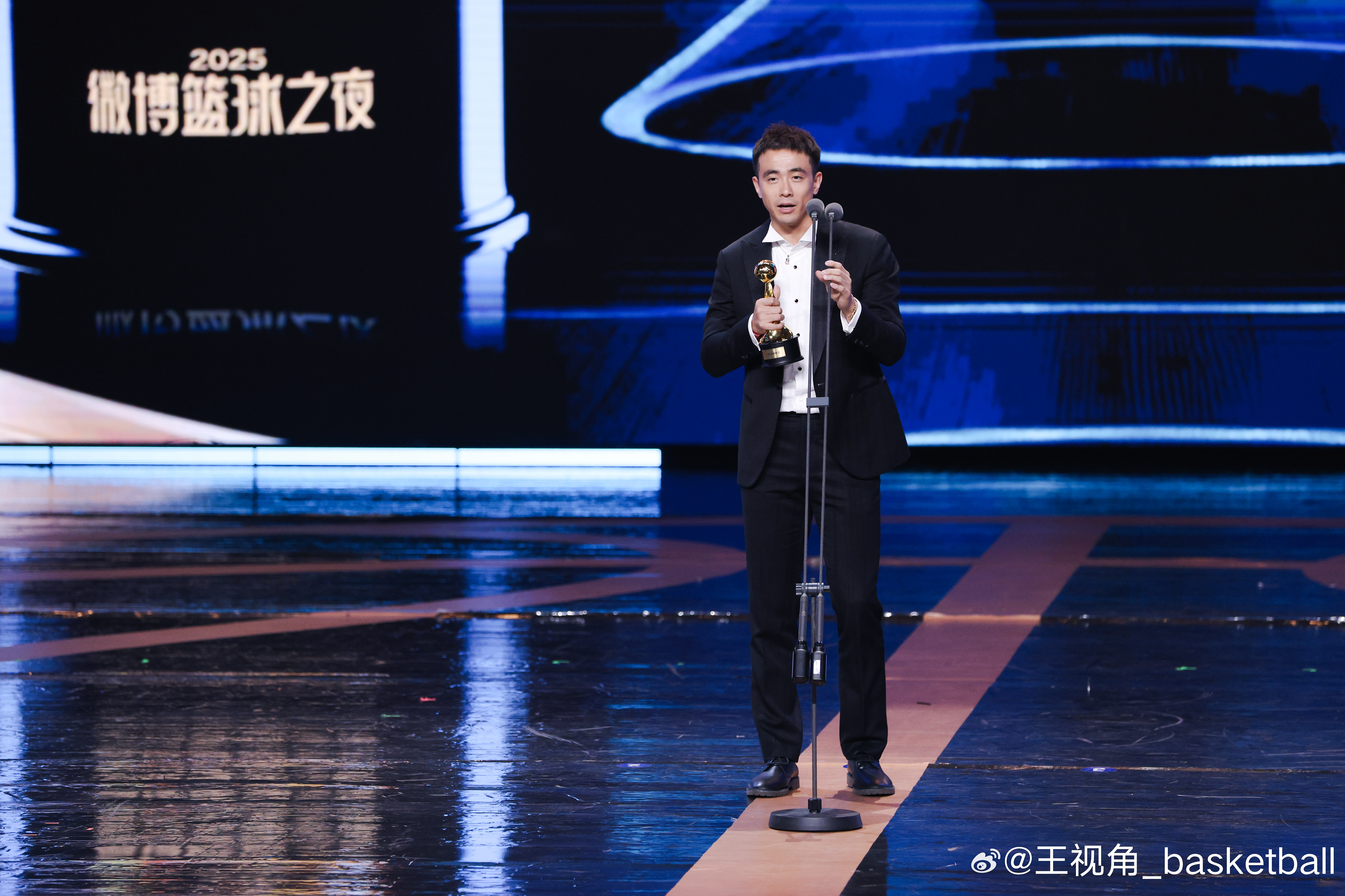都很帅被篮球之夜西装杀帅晕了 ​​​