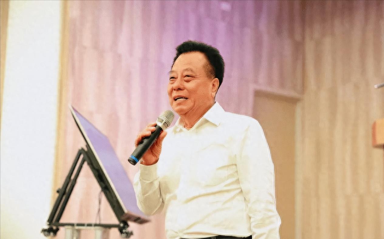 尴尬！近日，金门县议会议长洪允典被曝出涉嫌公权私用，被指将议会工作人员视为个人助