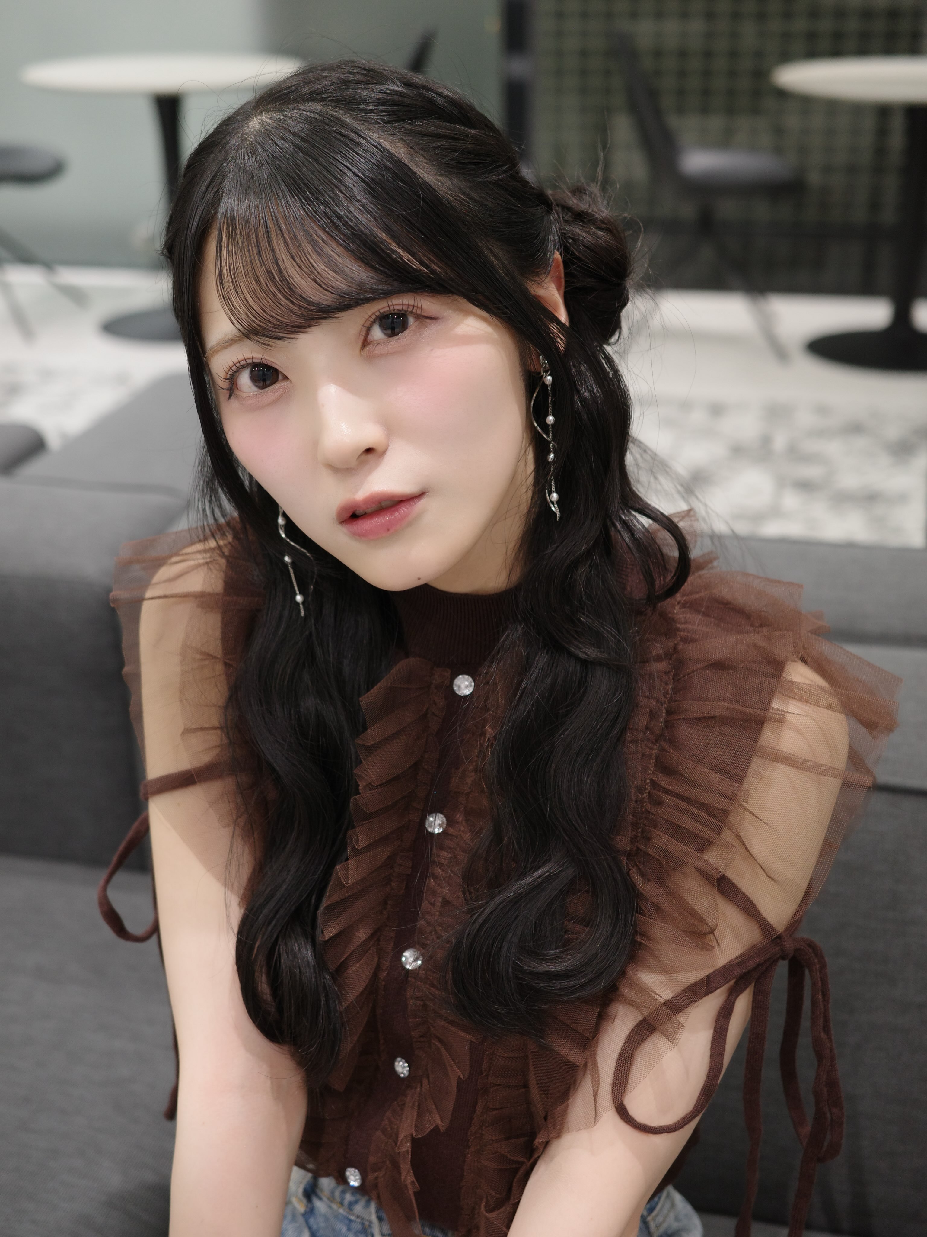【图片】AKB48佐藤绮星 用棕色展现成熟感🧋🤎难得的造型！怎么样呢…？🥺