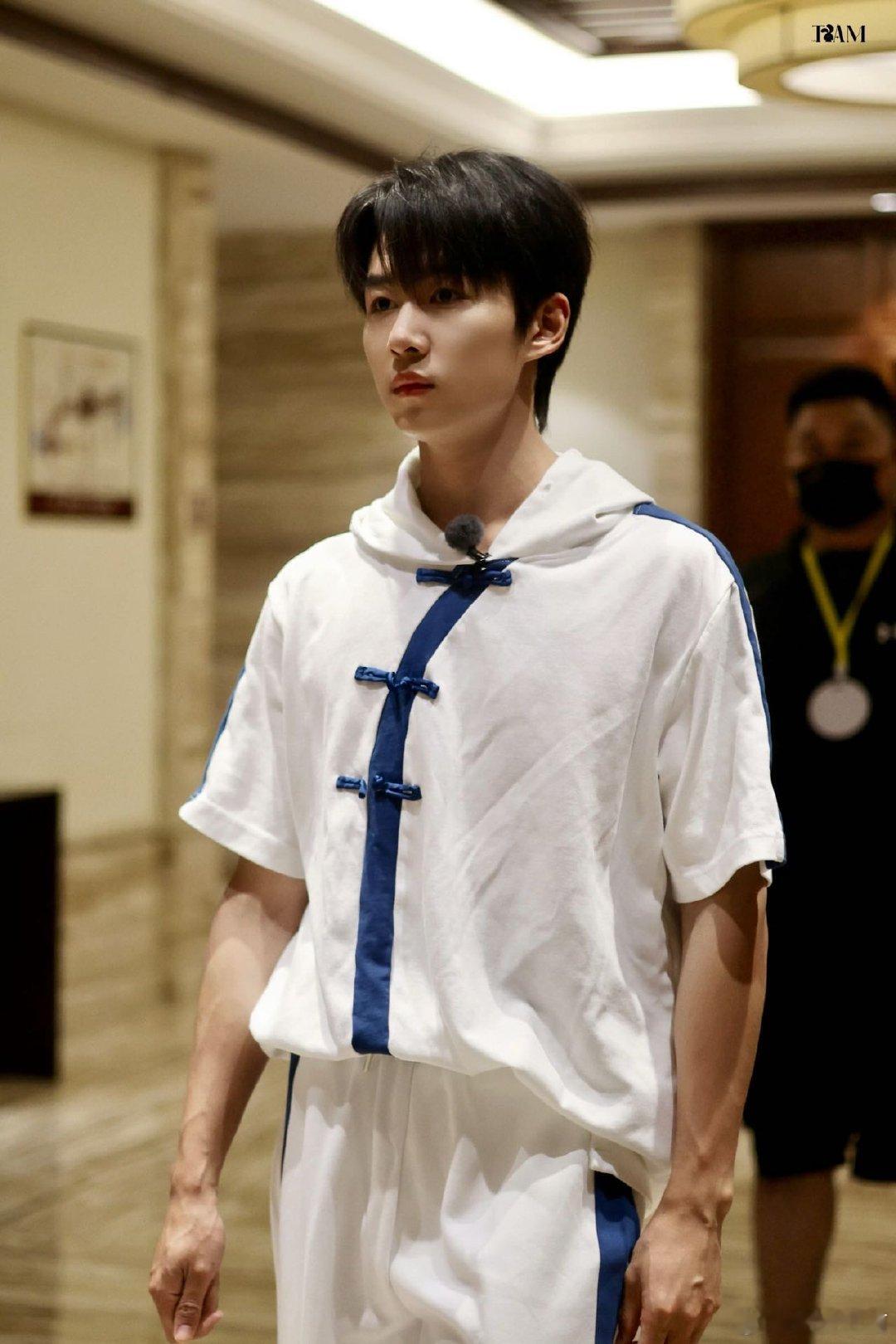 #卓沅光速打脸#龙舟拿出最隆重的欢迎仪式来欢迎我们横冲直上队和十个勤天队 ​​​