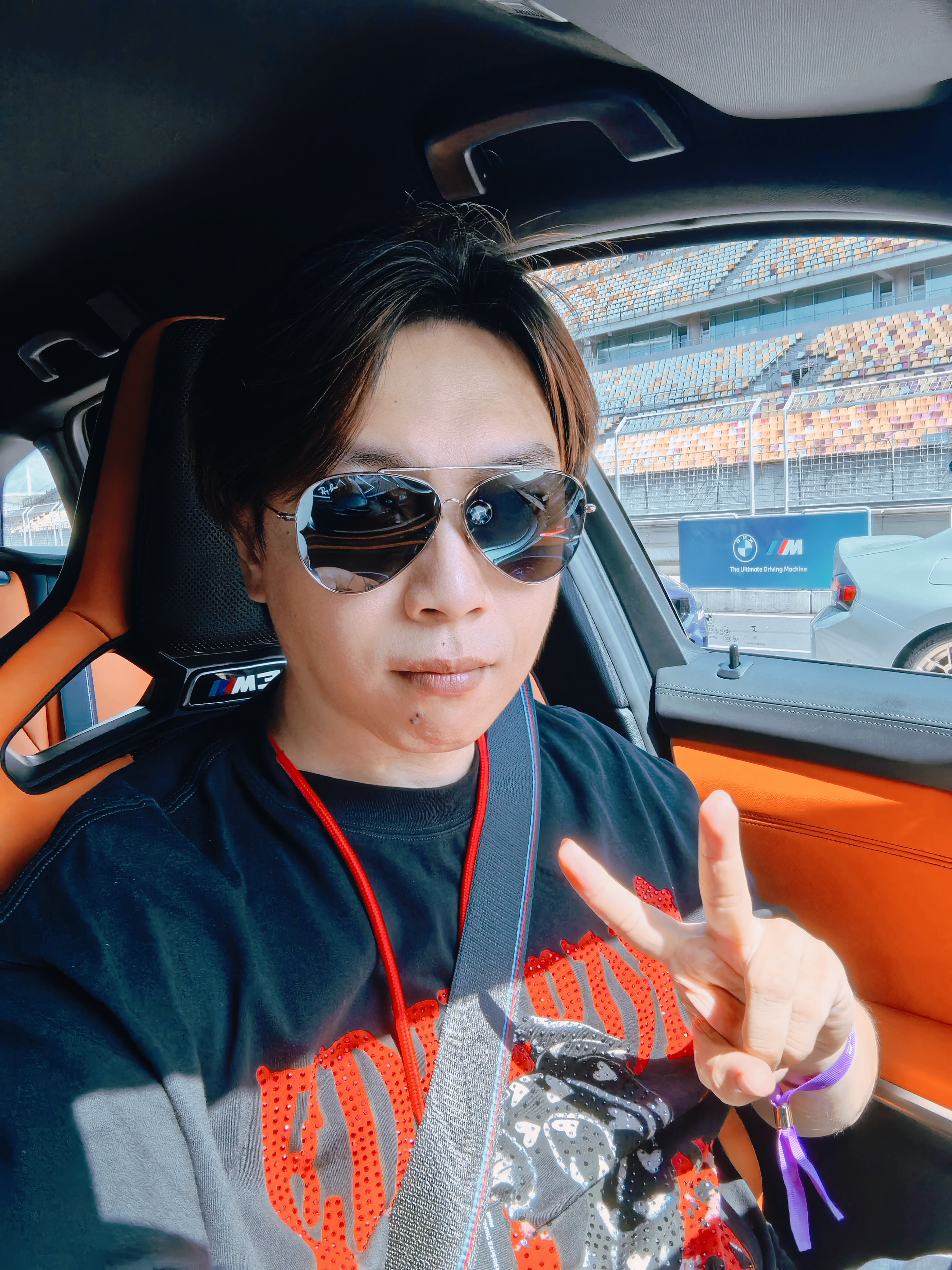 （不要夹，没收钱！单纯分享快乐。）什么是操控？开一下宝马M车型就知道了，M3 T
