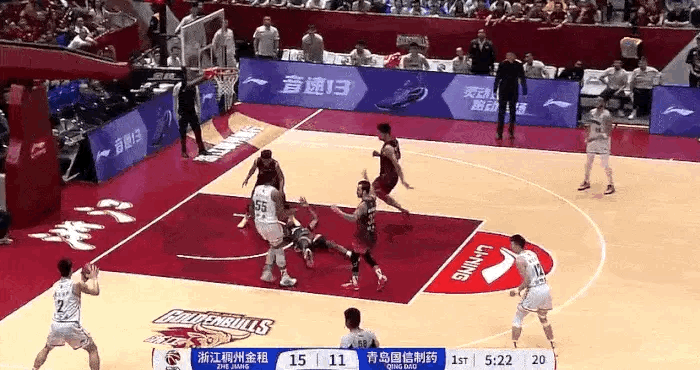 青春风暴，段昂君&王睿泽连中3记三分，青岛追到1分打停浙江浙江男篮vs青岛男篮 