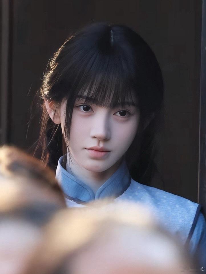 鞠婧祎万花世界新副本寂静山村妆造来了，白切黑学生妹，这种萌脸鲨人最狠了，真的太有