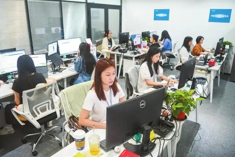 别靠低价抢市场了！全方位高标准才是企业生存王道
不少老板总想着靠低价把客户抢过来