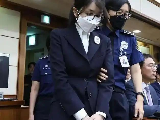 电影成现实！金建希被判后，法官离奇死亡，遗书曝光，李在明失声..
 
韩国政坛乱