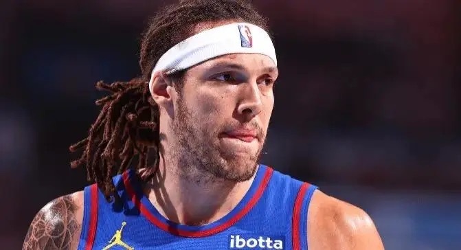 据Shams报道，据ESPN消息人士透露，戈登腿筋二级拉伤，需要数周时间才能恢复