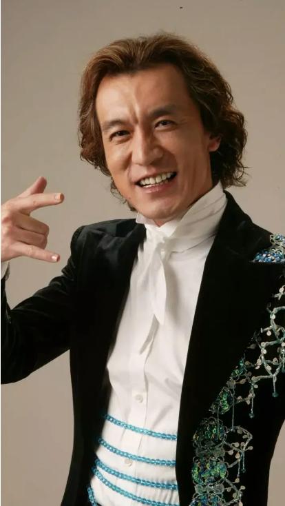 2018年，李咏在美国做完最后一次化疗后，他对妻子说：“我死后，别把我的遗体运回