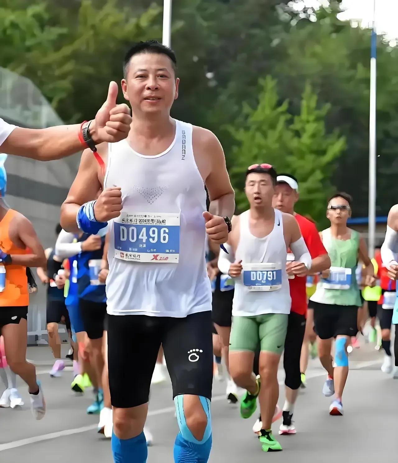 身家千万、坚持天天晨跑的51岁老板，大年初二倒在了跑道上，真相令人痛心。

大年