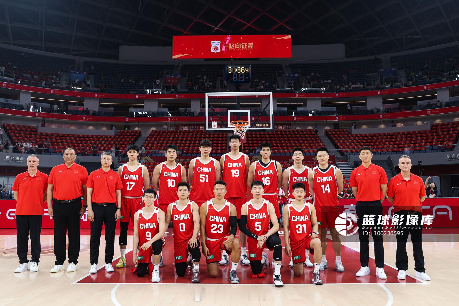 中国男篮中国男篮 两场热身过后，窗口期的名单应该就是15选12了吧，因为世预赛两