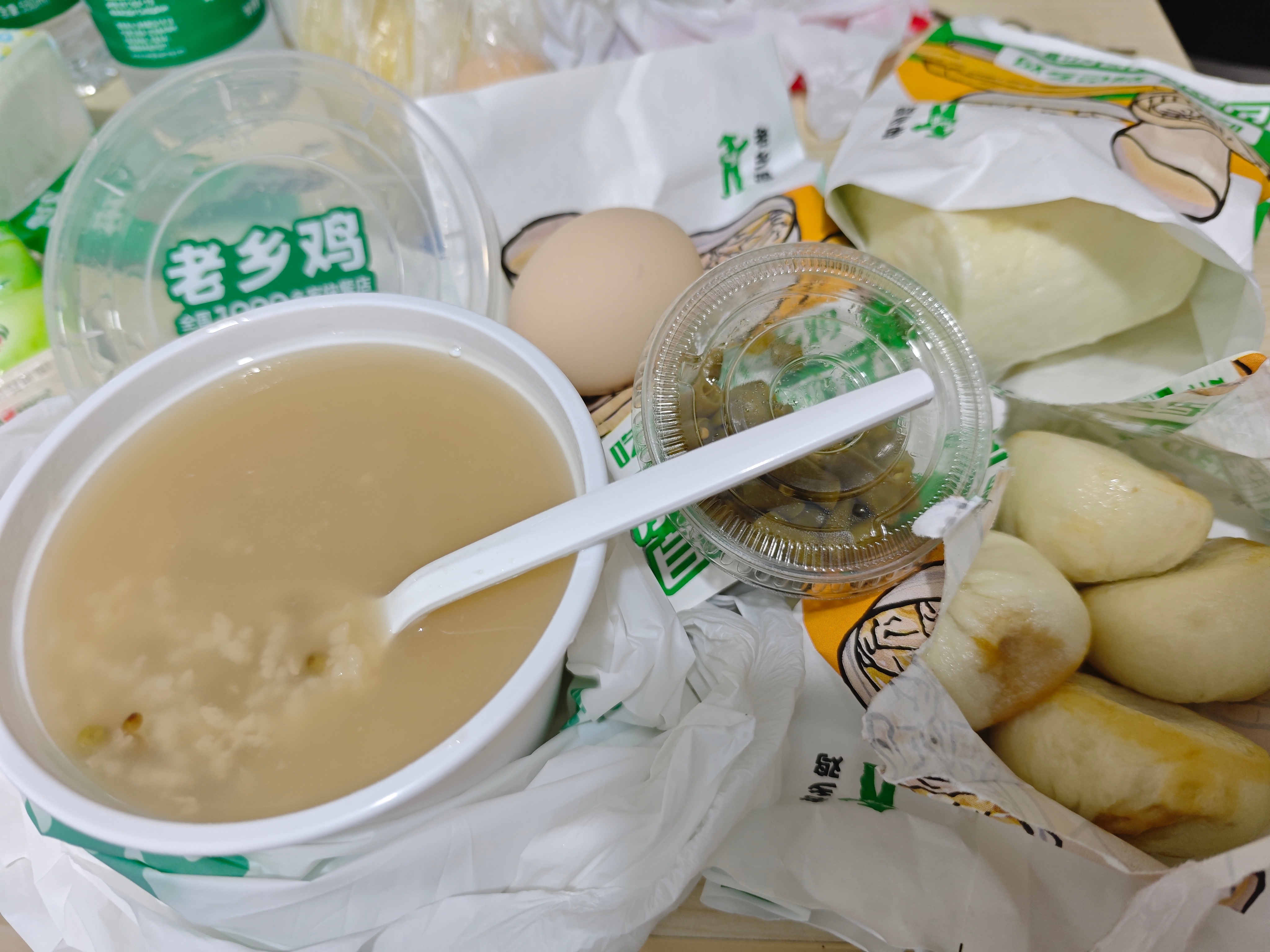 今日份早餐!豆粥小笼包餐+鸡蛋🥚+老面馒头! 芜湖·老乡鸡(芜湖拓佳龙山新苑店