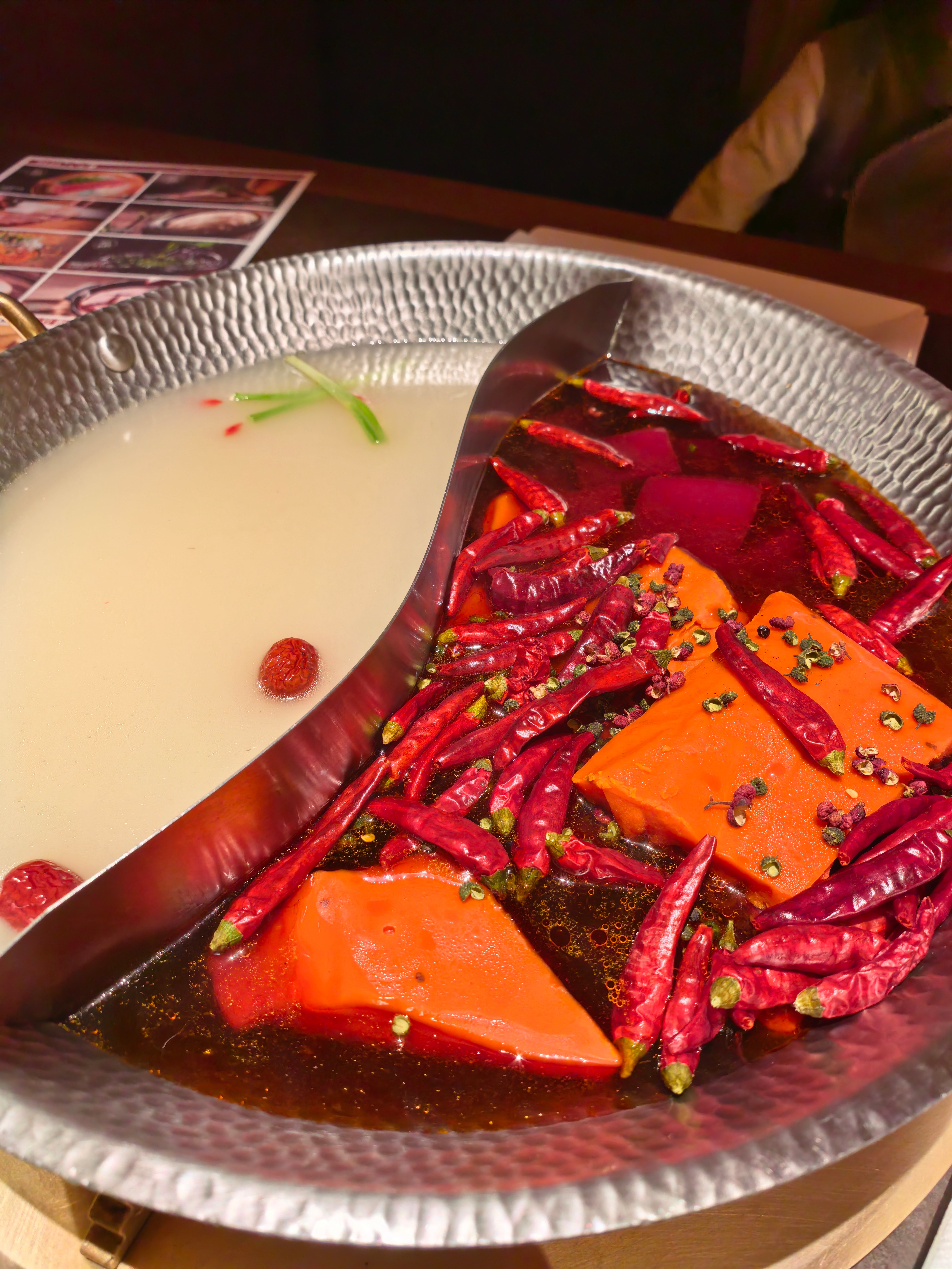 春节后火力全开的一周周末带娘仨出来吃个火锅明天当天往返杭州回来过个元宵节再去深圳