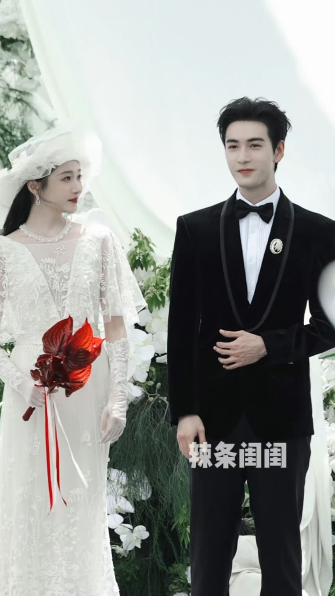 关晓彤陈星旭婚纱西装路透，陆熙洲和孟露莎要一直幸福