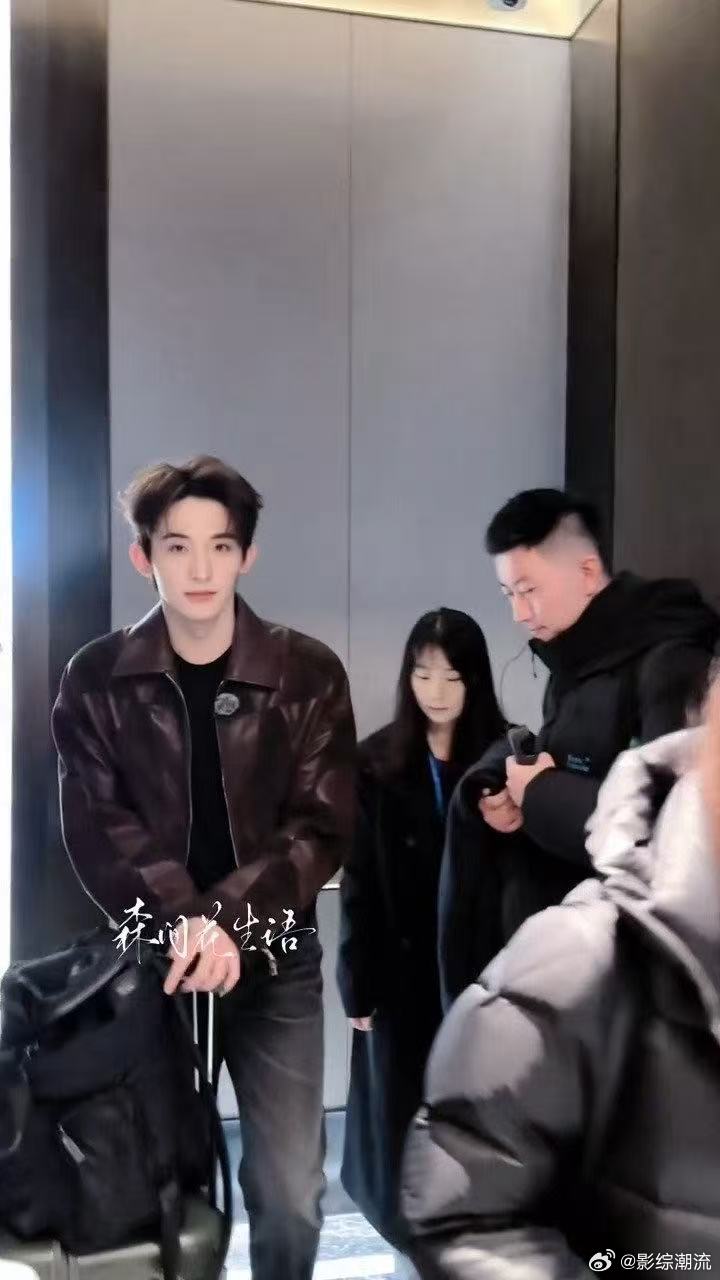 风华合伙人好多帅哥风华合伙人 一打开节目就被眼前的阵容惊艳到，几位男嘉宾气质各不