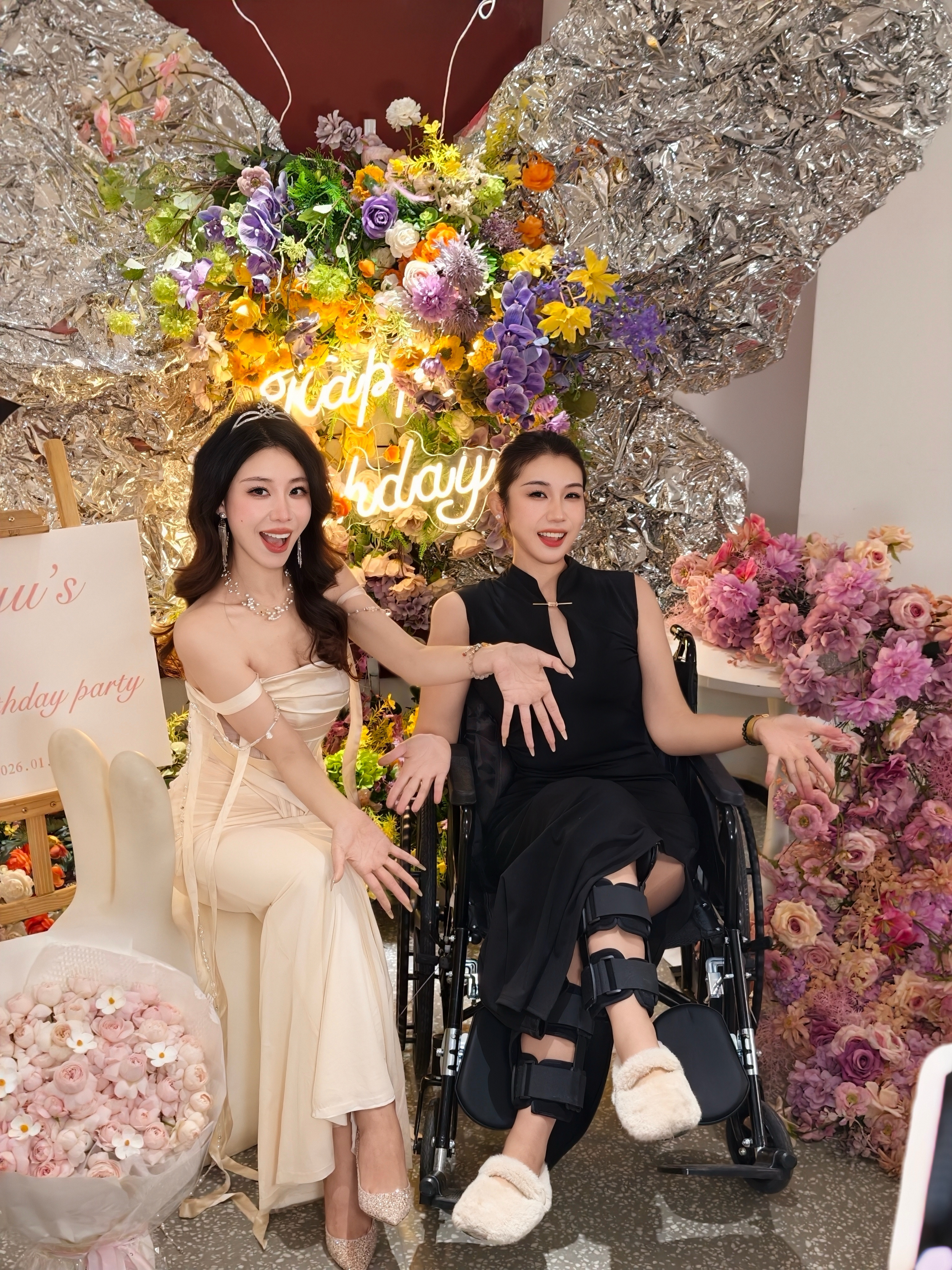 给寿星玉的一条专属微博位！大家快祝她生日快乐🎊🎂🎈 