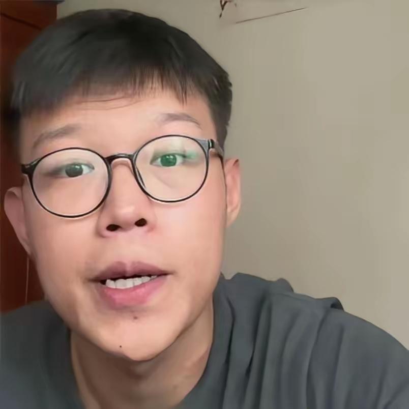 小姜为非婚生子女，生父身份无法核实，此前收养关系亦已解除，所有证件均无法完整填写