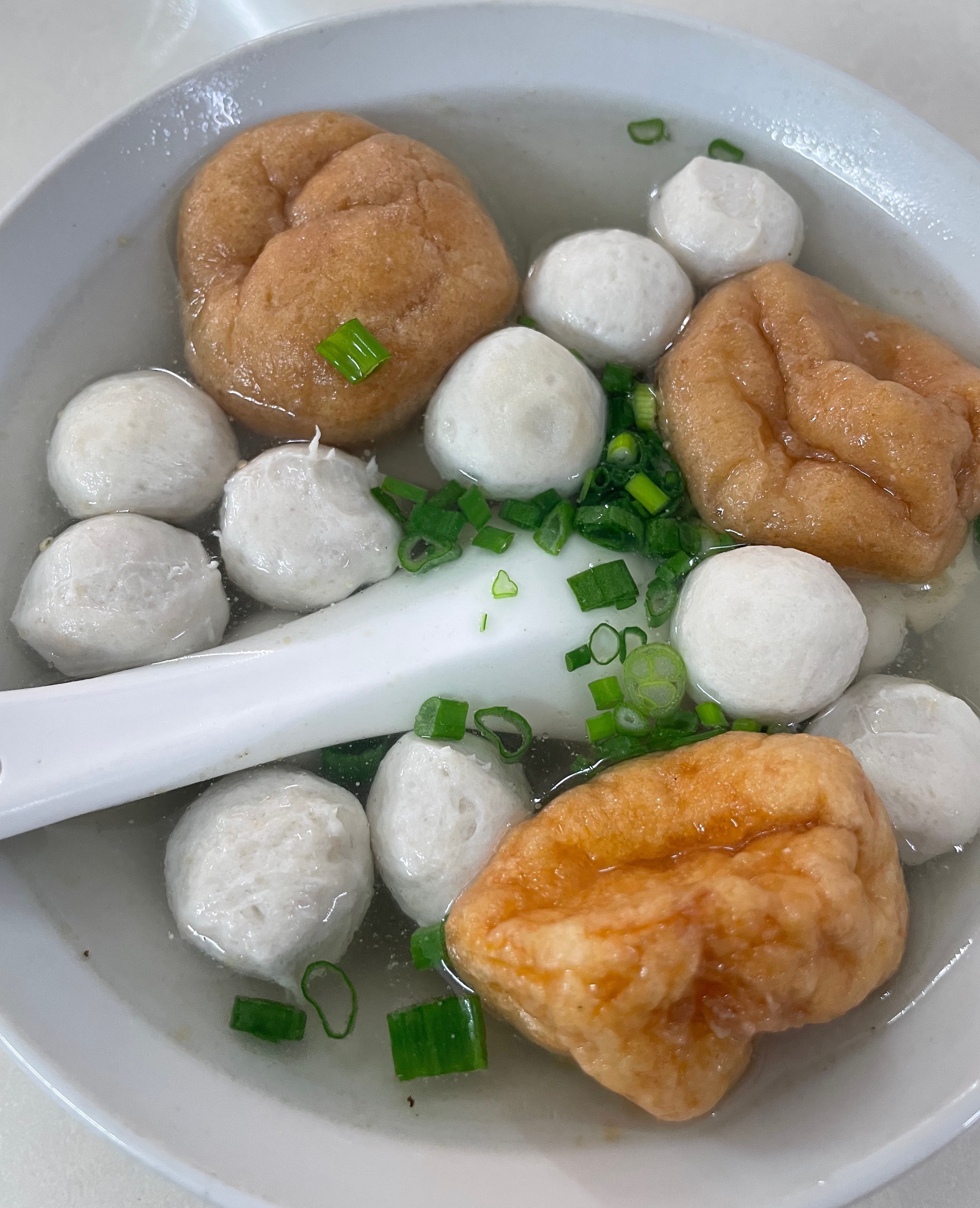 贵港木根肉德汤贵港美食寻味贵港 广西贵港市桂平木根镇的美食～肉德汤，里面有肉丸、