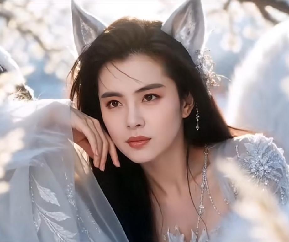 王祖贤授权AI形象，网游短片【倩影】获赞

相似度只有六七成，没有本人的五官更深