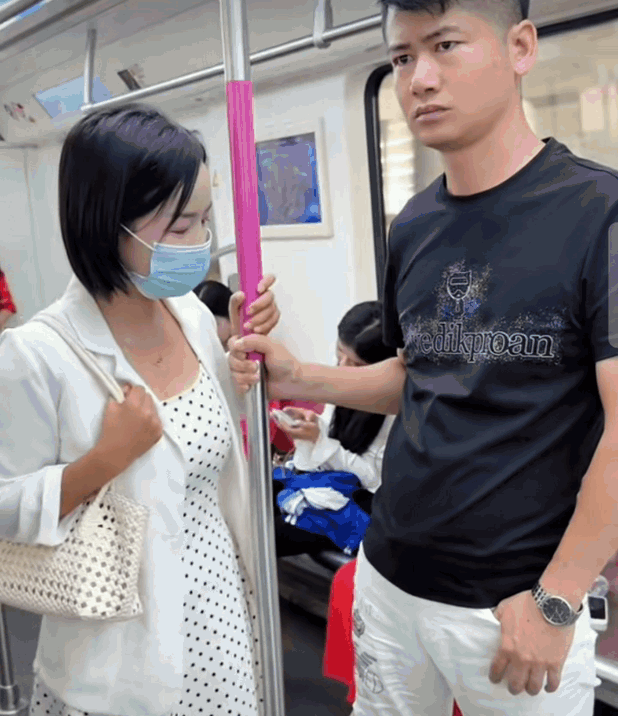 小伙子太年轻了！人家姑娘有意搭讪，他还不乐意呢！有谁知道这是为啥？都说古代有柳下