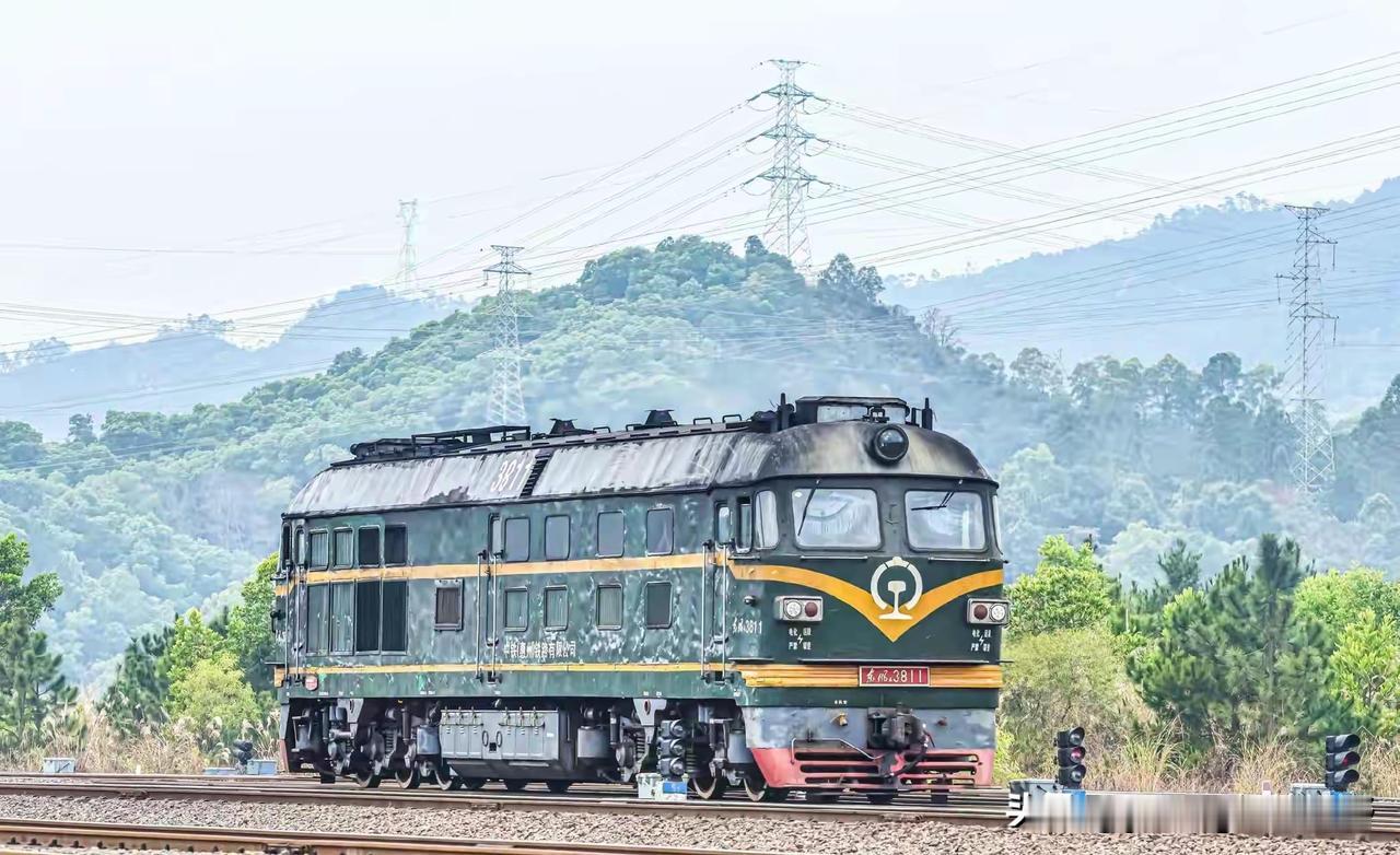 在珠三角城市的惠州，有着这么一条单线非电气化铁路。这条铁路叫做惠大铁路，是由京九