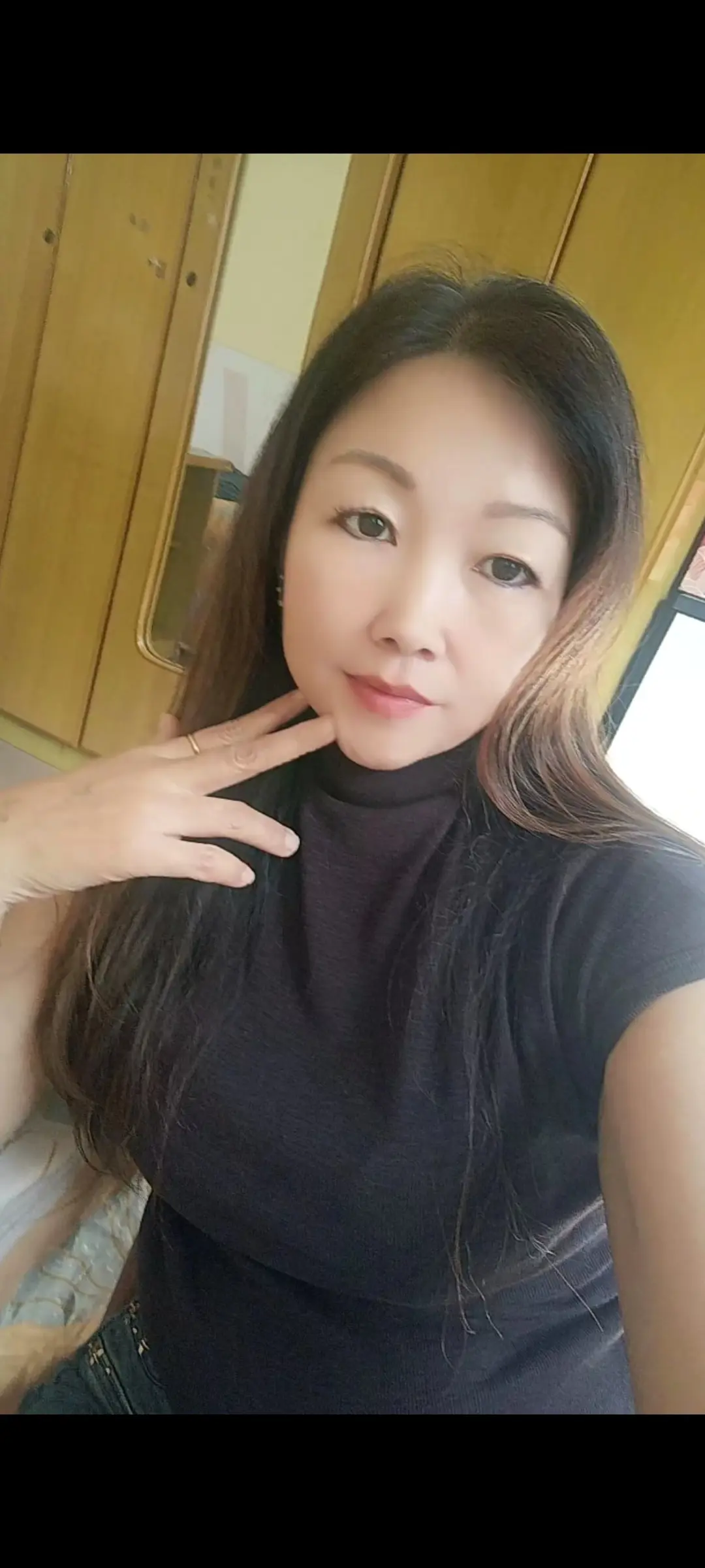 一个心里有你的人，就算在忙，也会抽时间陪你说说话，因为两个字喜欢，他若...