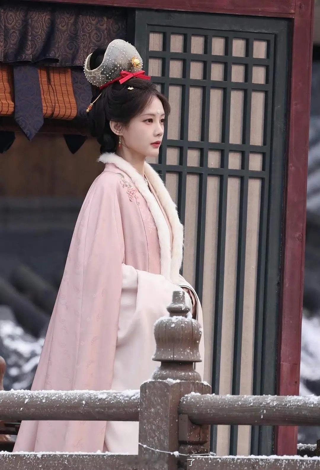 李一桐《金枝》的新路透来了，好像这部剧剧透审美还挺在线的，大家吃这个妆造吗？ 