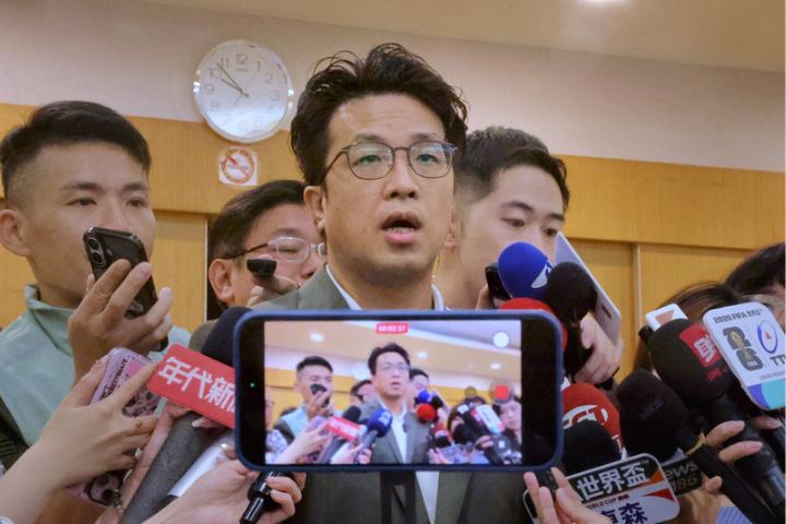 徐巧芯批民进党「专挑8个人欺负」：沈伯洋就是其中一人

梅花新闻网 黄楚甯/综合