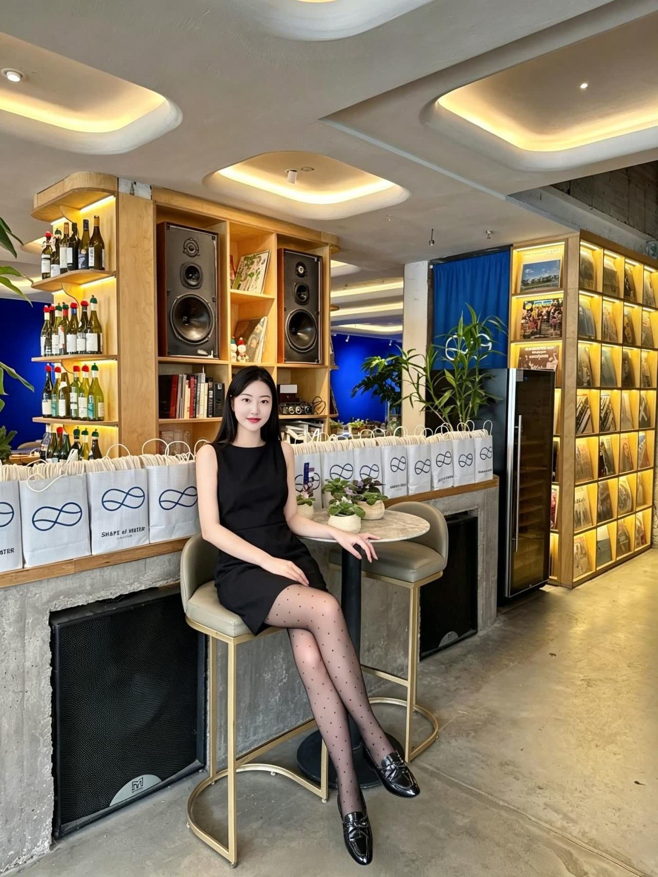 白跑一趟，因为我在河南。
这样的身材你打几分 深圳华侨城创意园 出游吸睛look